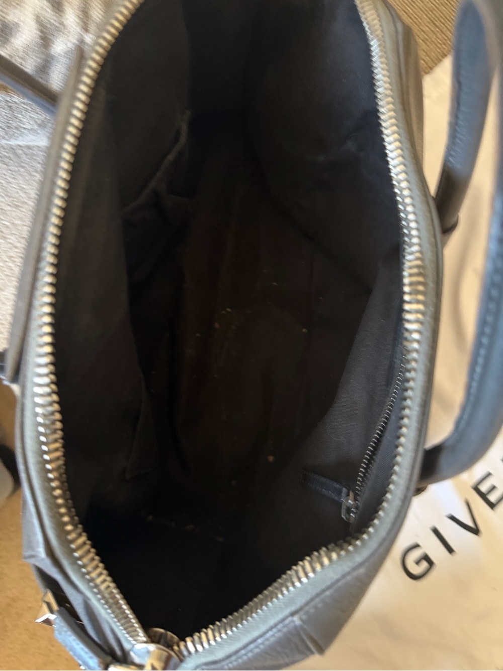 Givenchy Antigona Dark Gray Leather - Picture 6 of 12